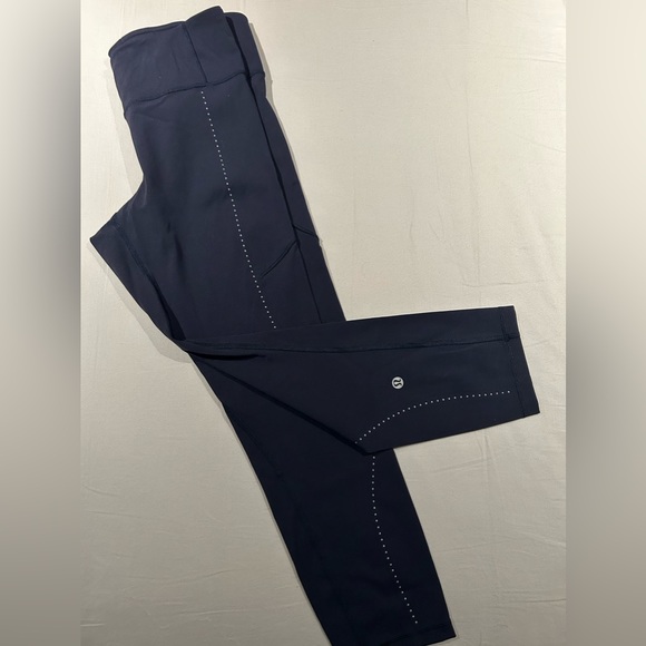 Lululemon navy leggings - Picture 2 of 5